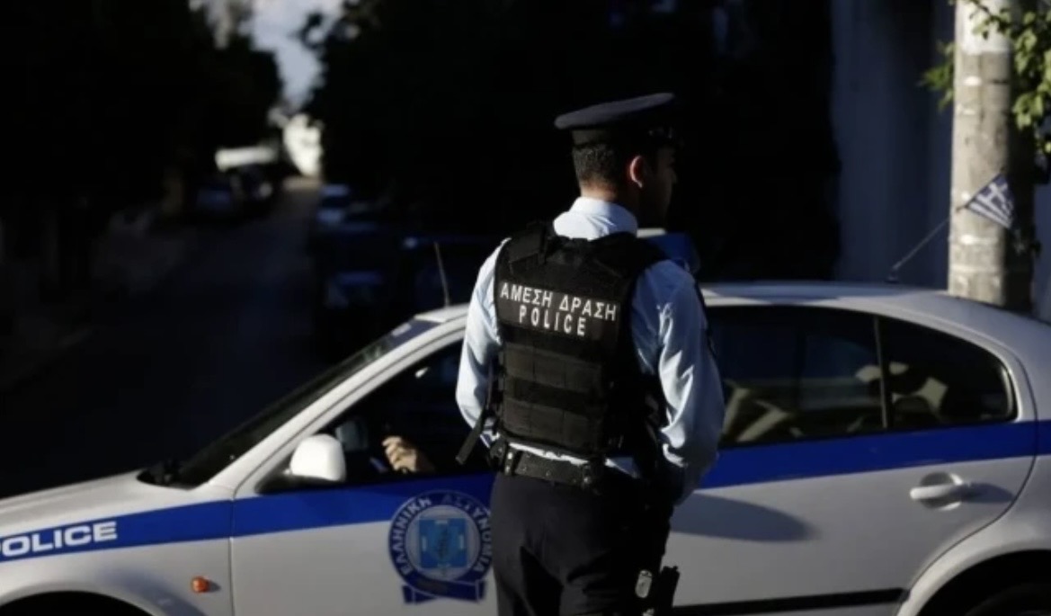 Λάρισα: Κρατούσε όμηρο την πρώην 45χρονη σύζυγό του και απειλούσε να την κάψει  - newstok.gr