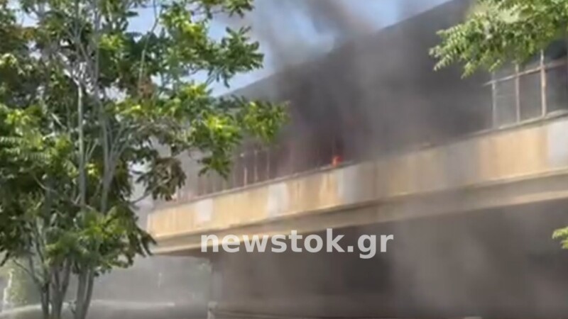Συναγερμός στο Αιγάλεω: Μεγάλη φωτιά σε εργοστάσιο πλαστικών