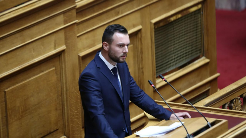Κωνσταντίνος Φλώρος: Κατέθεσε πρόταση νόμου για τη συλλογή υπογραφών από τους πολίτες με στόχο την προστασία από τα funds