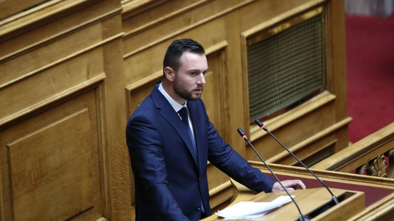 Κωνσταντίνος Φλώρος: Κατέθεσε πρόταση νόμου για τη συλλογή υπογραφών από τους πολίτες με στόχο την προστασία από τα funds