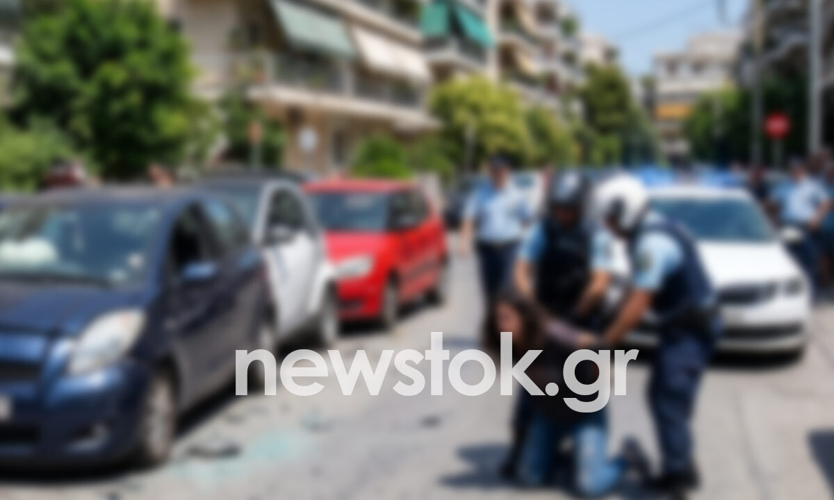 Χάος στους δρόμους της Αθήνας: 33χρονη έκλεψε αυτοκίνητο, τράκαρε και προσπάθησε να ξεφύγει με τα πόδια