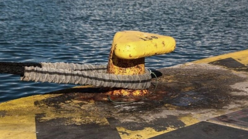 Πρόσκρουση πλοίου στο λιμάνι της Ραφήνας