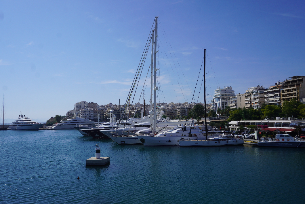 Ιστιοπλοϊκό εμβόλισε και βύθισε ψαρόβαρκα στο Πασαλιμάνι