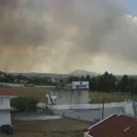 Τραγικός απολογισμός στη φωτιά στο Δερβένι Ωραιοκάστρου: Εντοπίστηκε σορός, στο νοσοκομείο γυναίκα με εγκαύματα