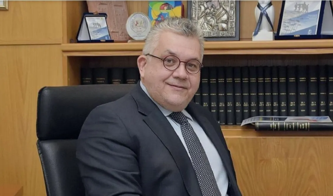 Στόχος επίθεσης με τρικάκια ο υφυπουργός Παιδείας Νίκος Παπαϊωάννου