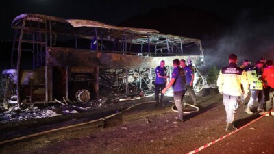 Ασύλληπτη τραγωδία στην Τουρκία: 8 άνθρωποι, ανάμεσά τους ένα βρέφος, βρήκαν μαρτυρικό θάνατο σε φλεγόμενο λεωφορείο