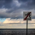 Σε ποιες παραλίες της Αττικής απαγορεύεται η κολύμβηση - Η εγκύκλιος του Υπουργείου Υγείας - newstok.gr