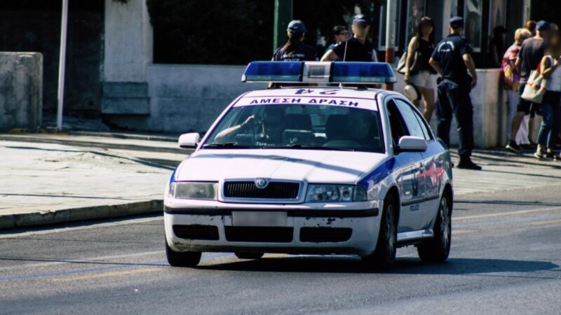 Σπάτα: Χειροπέδες σε τρεις Ρομά για επίθεση σε νοσηλευτές του Κέντρου Υγείας και φθορές στα κρατητήρια  - newstok.gr