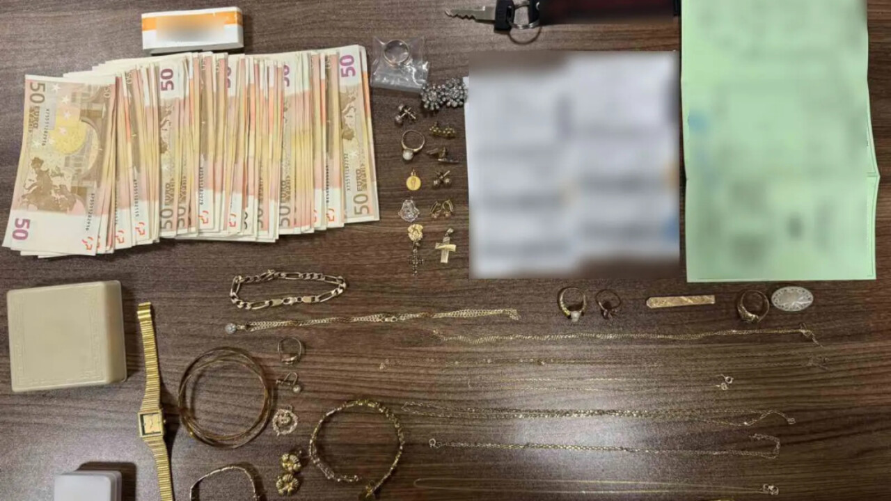 Χίος: Σύλληψη 16χρονου για τηλεφωνικές απάτες ηλικιωμένων
