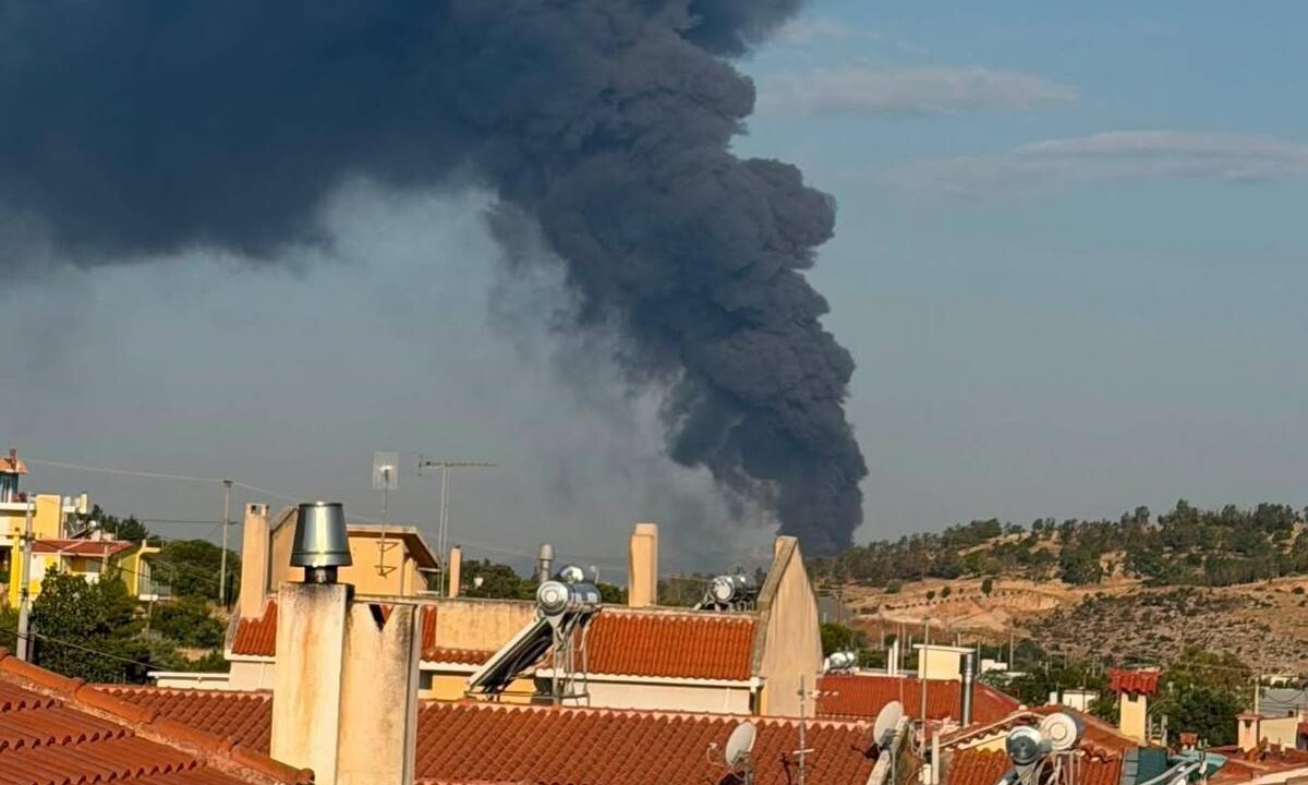 Φωτιά σε εργοστάσιο ανακύκλωσης μετάλλων στον Ασπρόπυργο