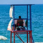 Λάρισα: Ναυαγοσώστες έσωσαν 46χρονη από πνιγμό στο Στόμιο - Στιγμές αγωνίας στην παραλία - newstok.gr