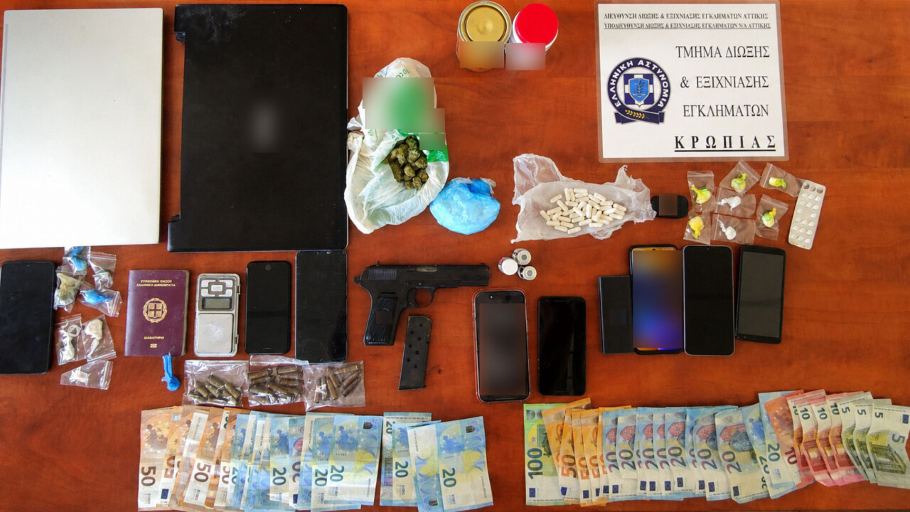 Έκρυβαν ναρκωτικά και ξέπλεναν χρήμα στα Νότια Προάστια – Πετούσαν τα σακουλάκια από το παράθυρο μόλις είδαν την Αστυνομία