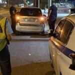 Αστυνομική επιχείρηση στη Μάνδρα: Δύο συλλήψεις για όπλα