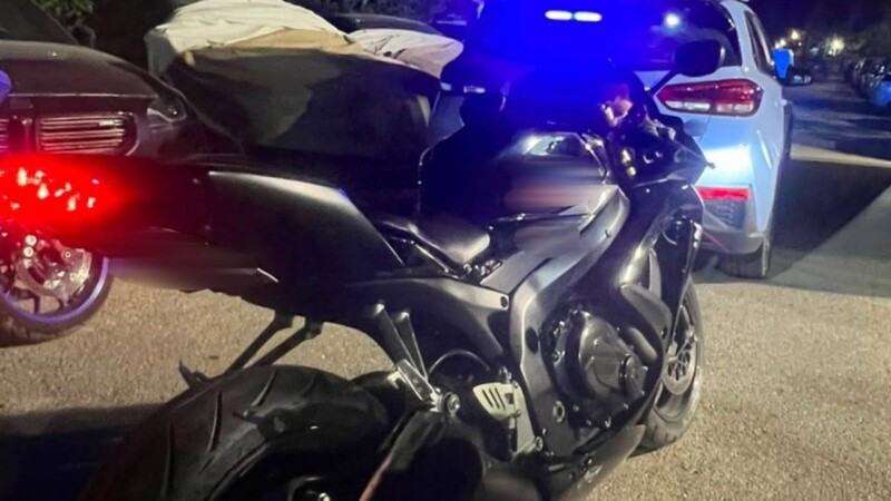 Σύλληψη 24χρονου στη Βάρκιζα για κόντρες με μοτοσυκλέτα