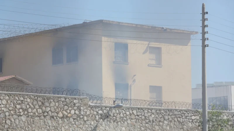 Φυλακές Κορυδαλλού: Κρατούμενοι έβαλαν φωτιά στα στρώματα τους - Δεν έχουν αναφερθεί τραυματισμοί - newstok.gr