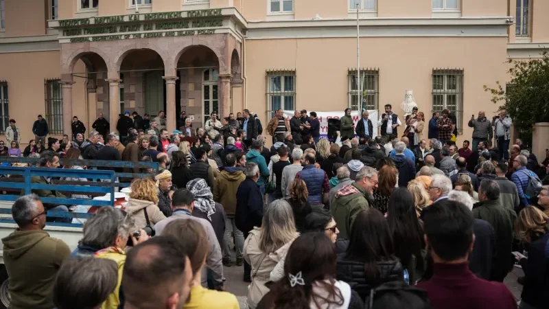 Λέσβος: Διαμαρτυρία κτηνοτρόφων έξω από το Λιμεναρχείο Μυτιλήνης για τις κλήσεις σχετικά με τις κινητοποιήσεις - newstok.gr