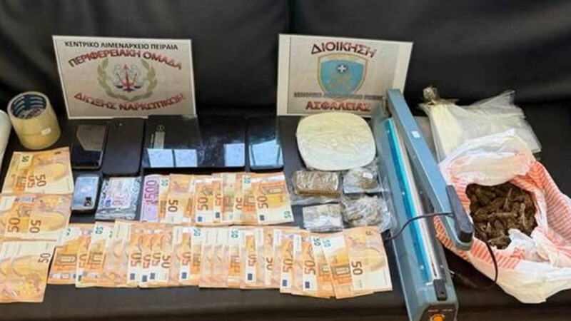 Σύλληψη 64χρονου στον Πειραιά: Κατασχέθηκαν ναρκωτικά και μετρητά
