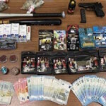 Οπλοστάσιο και ναρκωτικά σε σπίτι στην Αττική μετά από έφοδο