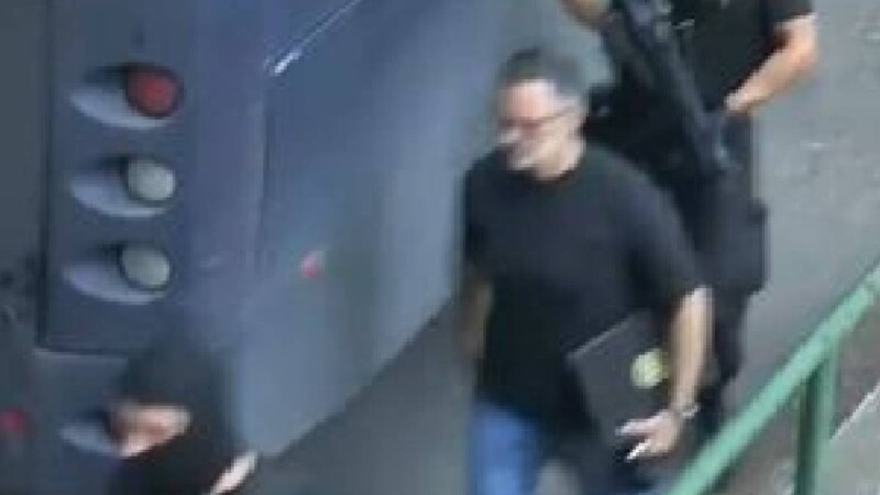 Χημικά και ένταση στα δικαστήρια Θεσσαλονίκης: Προφυλακίστηκε ο 25χρονος για την επίθεση στην οικογένεια Νέστορα