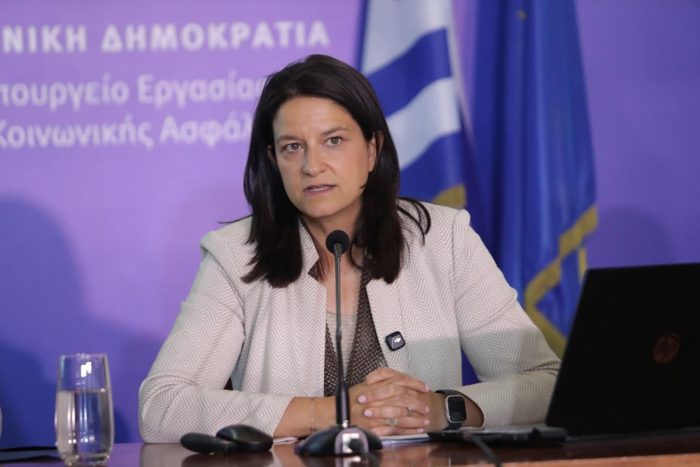 Νίκη Κεραμέως: '' Διευρύνουμε το πλέγμα προστασίας της μητρότητας '' - Οι έξι νέες ρυθμίσεις - newstok.gr