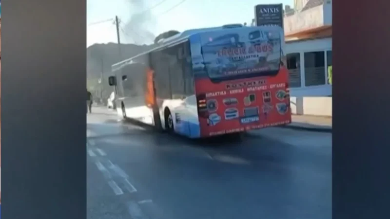 Ρόδος: Λεωφορείο πήρε φωτιά εν κινήσει - Δεν υπήρξαν τραυματισμοί - newstok.gr