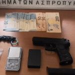 Χειροπέδες σε 22χρονο στις Αχαρνές μετά από αστυνομική έφοδο – Βρέθηκαν όπλα και ναρκωτικά