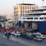 Κύμα επιστροφής αδειούχων - Πάνω από 90.000 επιβάτες στα λιμάνια της Αττικής - newstok.gr