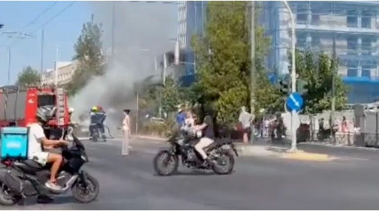 Φωτιά σε όχημα στη Λεωφόρο Αλεξάνδρας - Μποτιλιάρισμα στο ρεύμα προς Κηφισίας - newstok.gr