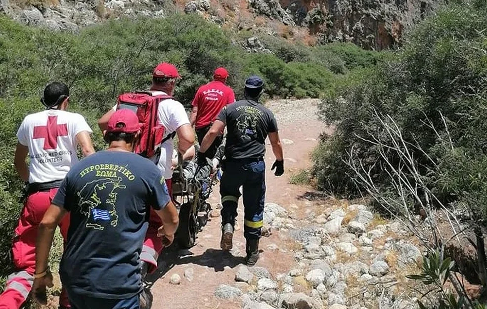 Χανιά: Νεκρή 41χρονη Γαλλίδα τουρίστρια που κατέρρευσε σε μονοπάτι στα Φαλάσαρνα - newstok.gr