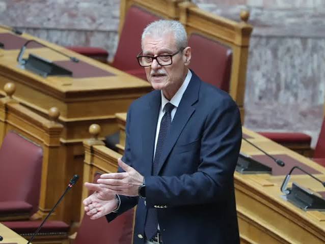 Ευάγγελος Τουρνάς: '' Ο μηχανισμός βρίσκεται στα όρια του - Οι θυελλώδεις άνεμοι δυσχεραίνουν το έργο της κατάσβεσης '' - newstok.gr