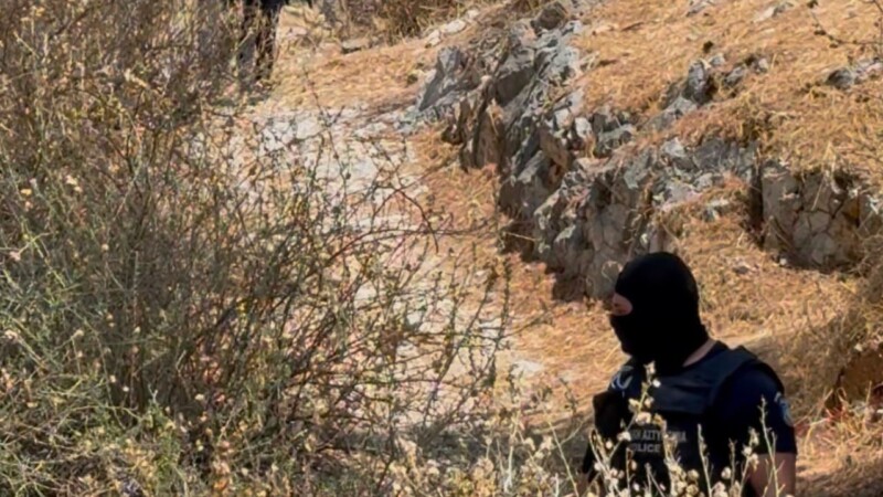 Ταυτοποιήθηκε η 57χρονη γυναίκα που βρέθηκε νεκρή σε σπηλιά στον Λυκαβηττό – Πτώση από ύψος δείχνουν τα ευρήματα