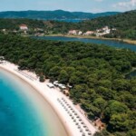 Σκιάθος: Φυλάκιση 15 μηνών στη Βρετανίδα που μέθυσε με την 15χρονη κόρη της και προκάλεσε επεισόδιο στο Κέντρο Υγείας