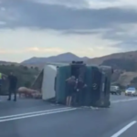 Κρήτη: Τροχαίο στον ΒΟΑΚ - Φορτηγό με ζώα εξετράπη της πορείας του και έκλεισε το ένα ρεύμα κυκλοφορίας - Τελευταία νέα & Έκτακτες ειδήσεις Live