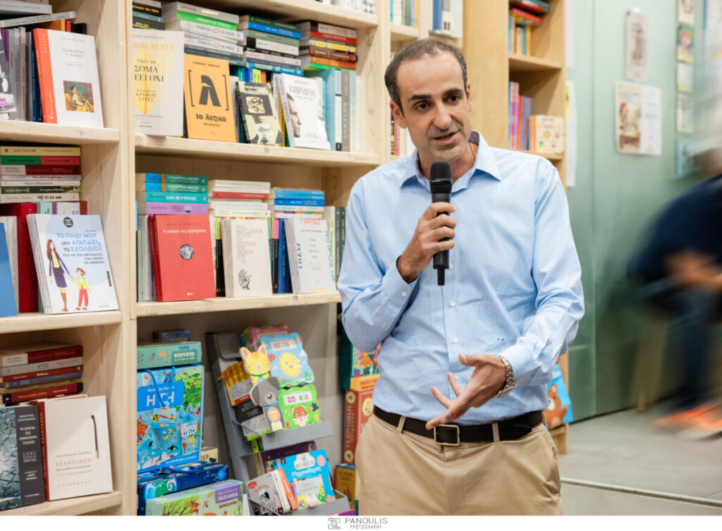 «Το βιβλίο είναι ολόκληρο ταξίδι»: Η νέα πρωτοβουλία του Γρηγόρη Δημητριάδη για τους λάτρεις της ανάγνωσης