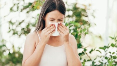 Αλλεργίες στην ενήλικη ζωή: Γιατί το ανοσοποιητικό ”μπερδεύεται” ξαφνικά