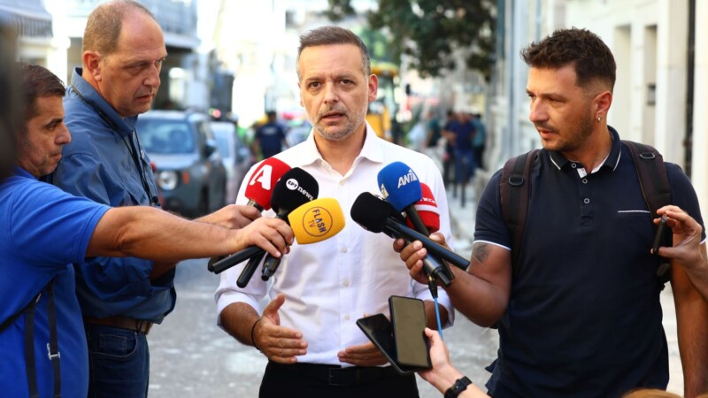 Χάρης Δούκας για την έκρηξη στην Πλάκα: ''Υπάρχουν αγνοούμενοι, είναι μέσα σκυλιά και ερευνούν - Ακραία η καταστροφή'' - Τελευταία νέα & Έκτακτες ειδήσεις Live