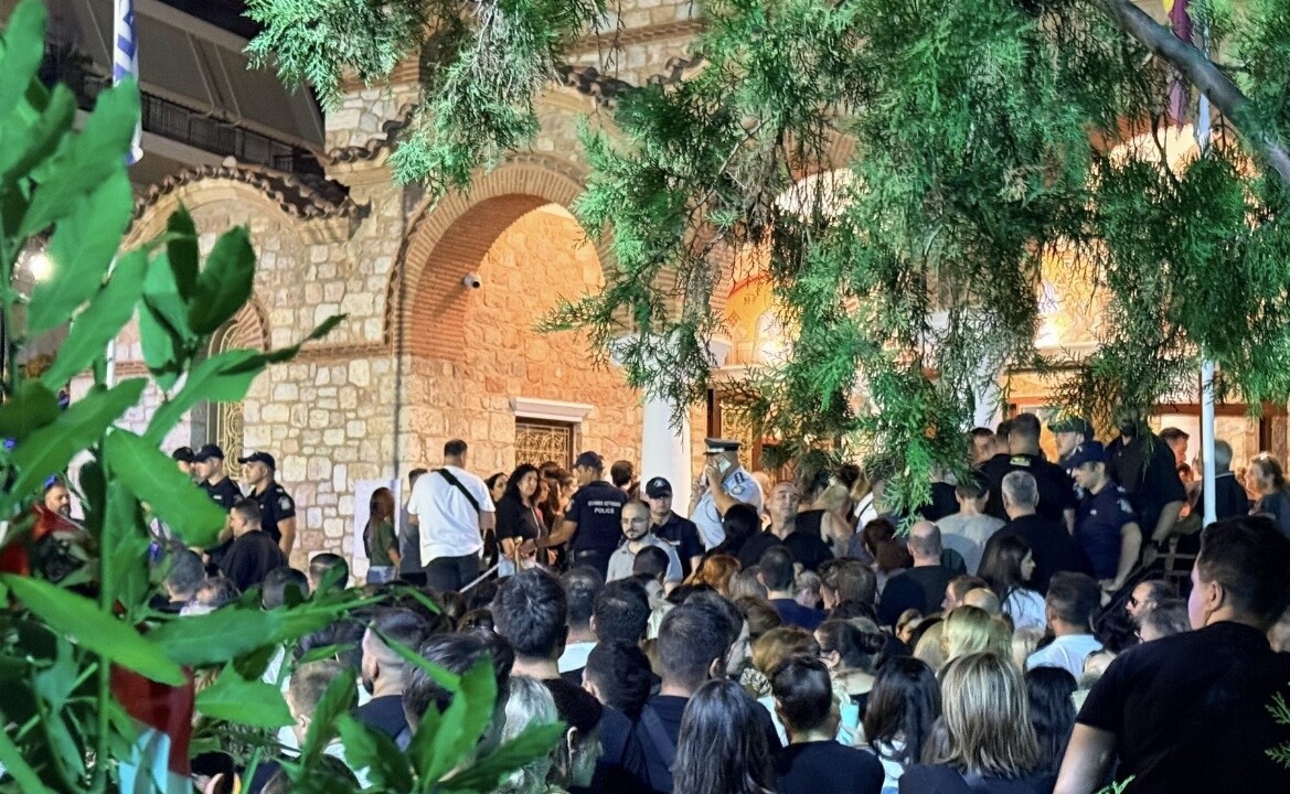 Αγρυπνία για τον Γιώργο Μαζωνάκη: Καταγράφηκαν 20 λιποθυμικά επεισόδια - Τελευταία νέα & Έκτακτες ειδήσεις Live