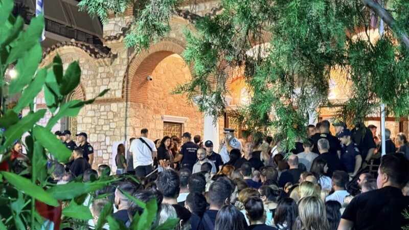 Αγρυπνία για τον Γιώργο Μαζωνάκη: Καταγράφηκαν 20 λιποθυμικά επεισόδια - Τελευταία νέα & Έκτακτες ειδήσεις Live