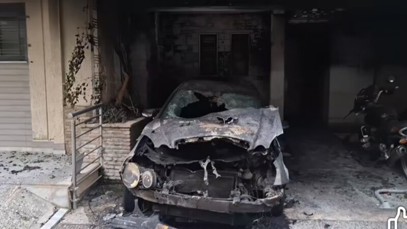 Εμπρηστική επίθεση στου Ζωγράφου: Κάηκε όχημα αντιδημάρχου - Τελευταία νέα & Έκτακτες ειδήσεις Live