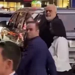 Έντι Ράμα: Διαδηλωτές του πέταξαν αυγά στη Νέα Υόρκη - Τους αποκάλεσε ''υστερικές κότες'' και αποχώρησε - Τελευταία νέα & Έκτακτες ειδήσεις Live