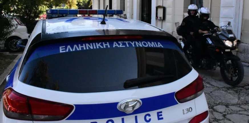 Θεσσαλονίκη: Άνδρας κρατούσε μαχαίρι στην πλατεία Επταλόφου - Ακινητοποιήθηκε από την αστυνομία - Τελευταία νέα & Έκτακτες ειδήσεις Live
