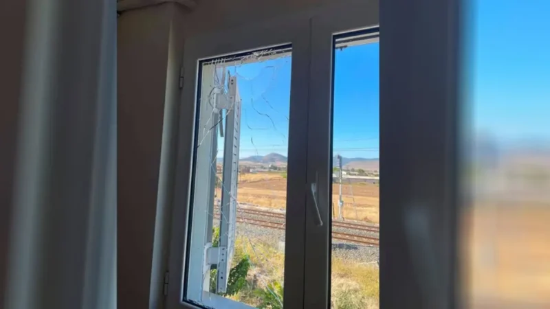 Θήβα: Δύο επιθέσεις από Ρομά σε στέγη φροντίδας ηλικιωμένων, πέταξαν πέτρες και έσπασαν τζάμια - Τελευταία νέα & Έκτακτες ειδήσεις Live