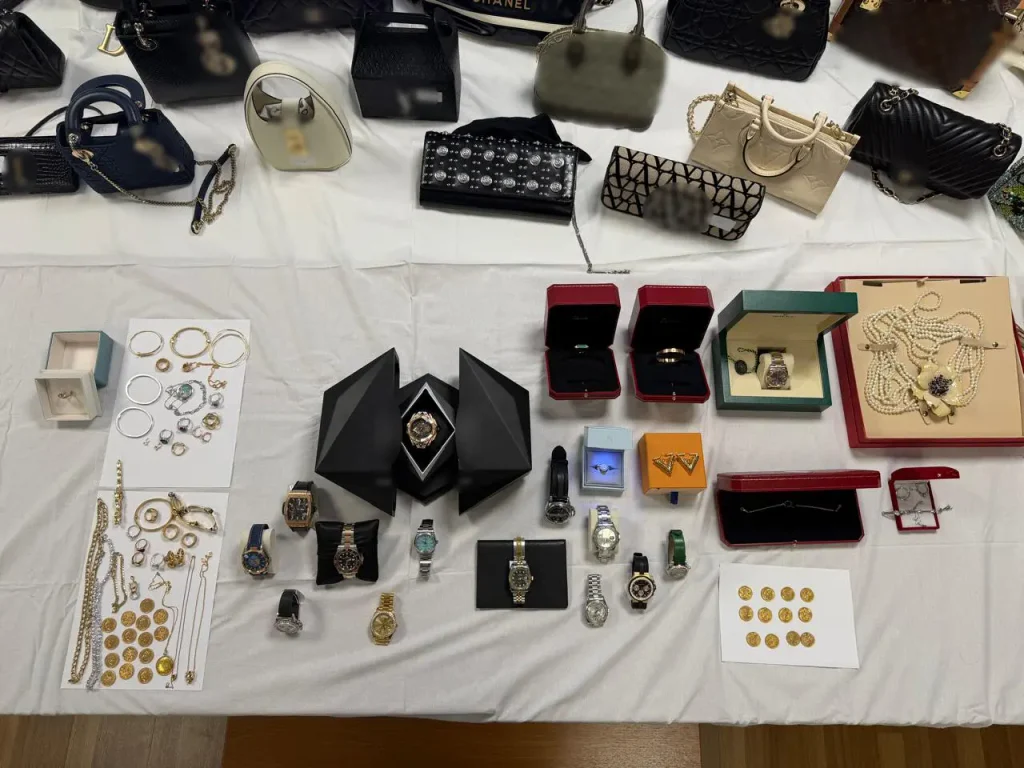 Πώς ένα δίκτυο 430 εταιρειών-φαντασμάτων άδειασε τα ταμεία του κράτους. Η δράση της μαφίας πίσω από τον «Mr Χωριάτικο» - (ΦΩΤΟ - ΒΙΝΤΕΟ) - Τελευταία νέα & Έκτακτες ειδήσεις Live