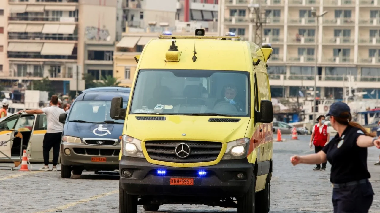 Θεσσαλονίκη: 18χρονη έπεσε από τον 4ο όροφο πολυκατοικίας ενώ άπλωνε ρούχα στους Αμπελόκηπους - Μεταφέρθηκε στο νοσοκομείο - Τελευταία νέα & Έκτακτες ειδήσεις Live