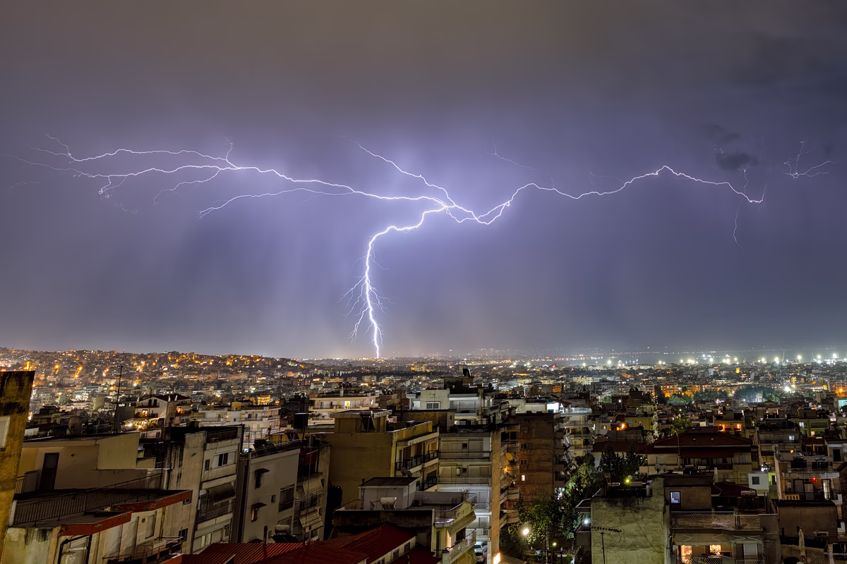 ΕΜΥ: Αναβαθμίστηκε το έκτακτο δελτίο – Τριήμερη κακοκαιρία και προειδοποίηση για την Αττική