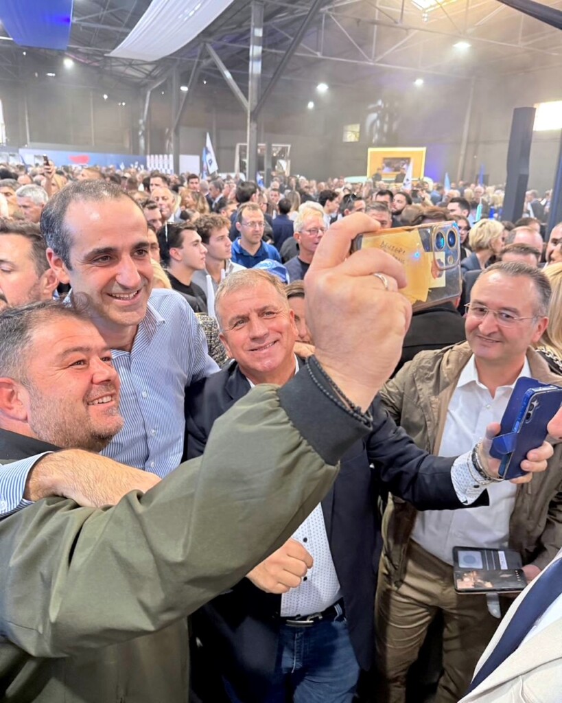 Η θερμή υποδοχή στον Γρηγόρη Δημητριάδη στην εκδήλωση για τα 52 χρόνια της ΝΔ - Τελευταία νέα & Έκτακτες ειδήσεις Live