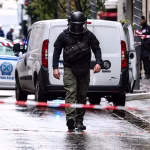 Νίκαια: Οπλοστάσιο σε ταράτσα πολυκατοικίας - Βρέθηκαν χειροβομβίδες, φυσίγγια και πολεμικό όπλο - Τελευταία νέα & Έκτακτες ειδήσεις Live
