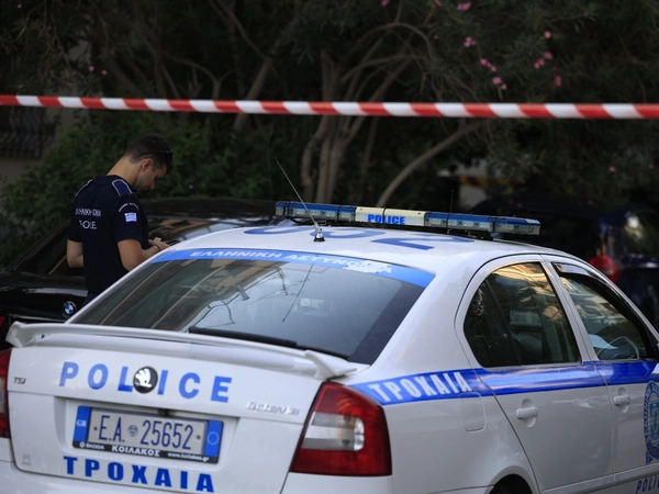 Πάτρα: Νεκρή 29χρονη σε ακάλυπτο πολυκατοικίας - Στο επίκεντρο των ερευνών ένα σημείωμα - Τελευταία νέα & Έκτακτες ειδήσεις Live