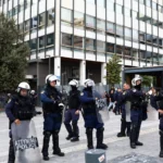 Αθήνα: Τέσσερις προσαγωγές και μία σύλληψη σε πορεία αναρχικών - Τελευταία νέα & Έκτακτες ειδήσεις Live