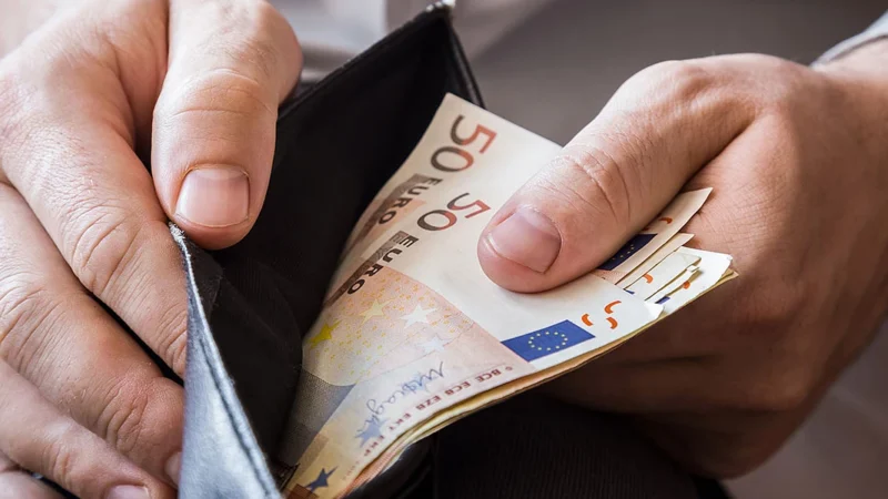 e-ΕΦΚΑ και ΔΥΠΑ: Πληρωμές 2,53 δισ.ευρώ έως τις 30 Οκτωβρίου - Ποιοι είναι οι δικαιούχοι - Τελευταία νέα & Έκτακτες ειδήσεις Live